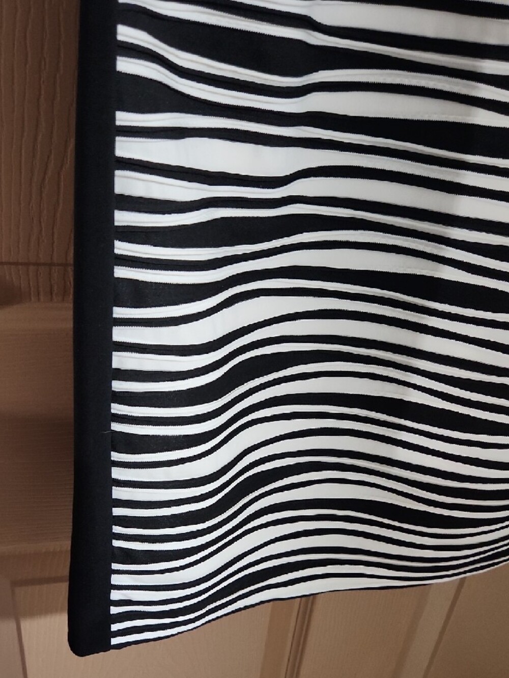Joseph Ribkoff One-Shoulder Black & White Zebra-Stripe Sheath Dress Sz 12 - Picture 8 of 14